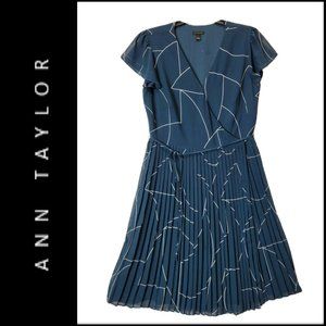 Ann Taylor Women Short Sleeve Belt Dress Pleated 6